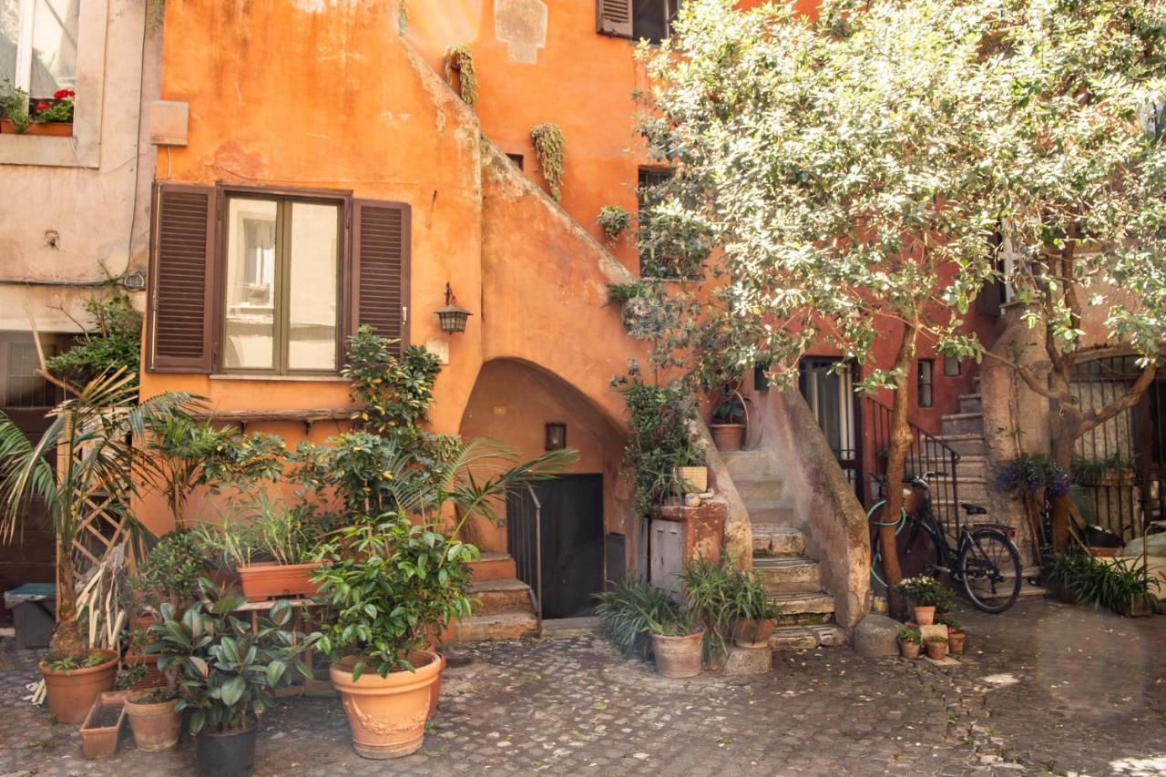 Vakantiehuis The Red House At Arco Degli Acetari Rome
