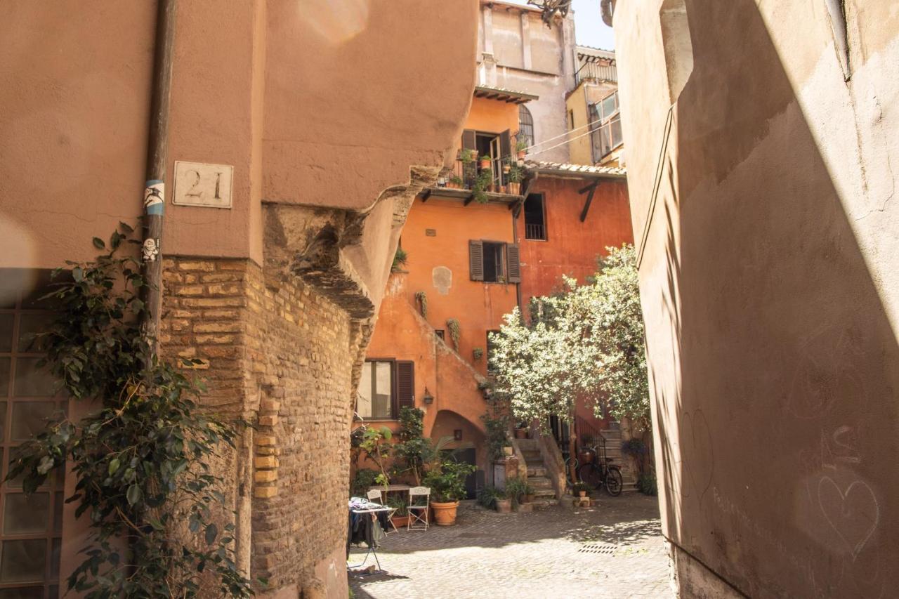 The Red House At Arco Degli Acetari Vakantiehuis